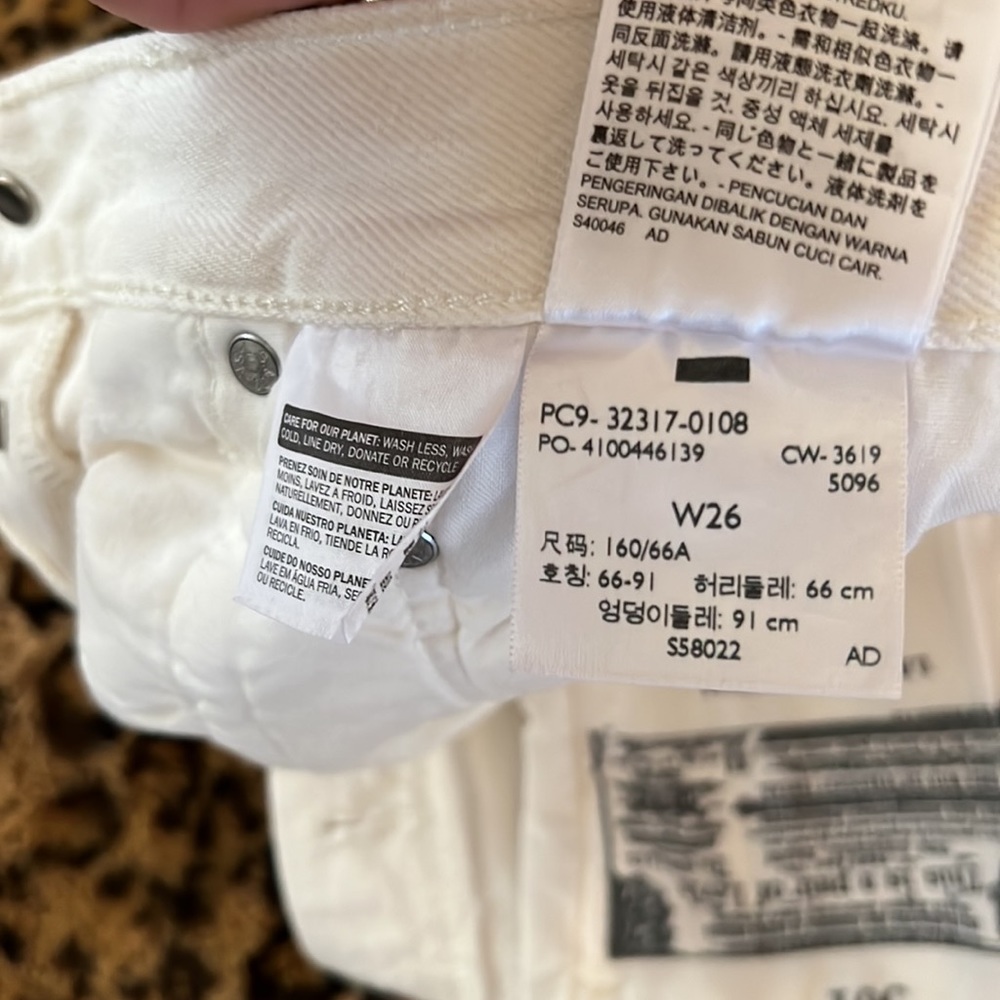 Levi’s premium 501 button fly white distressed shorts - Picture 8 of 8